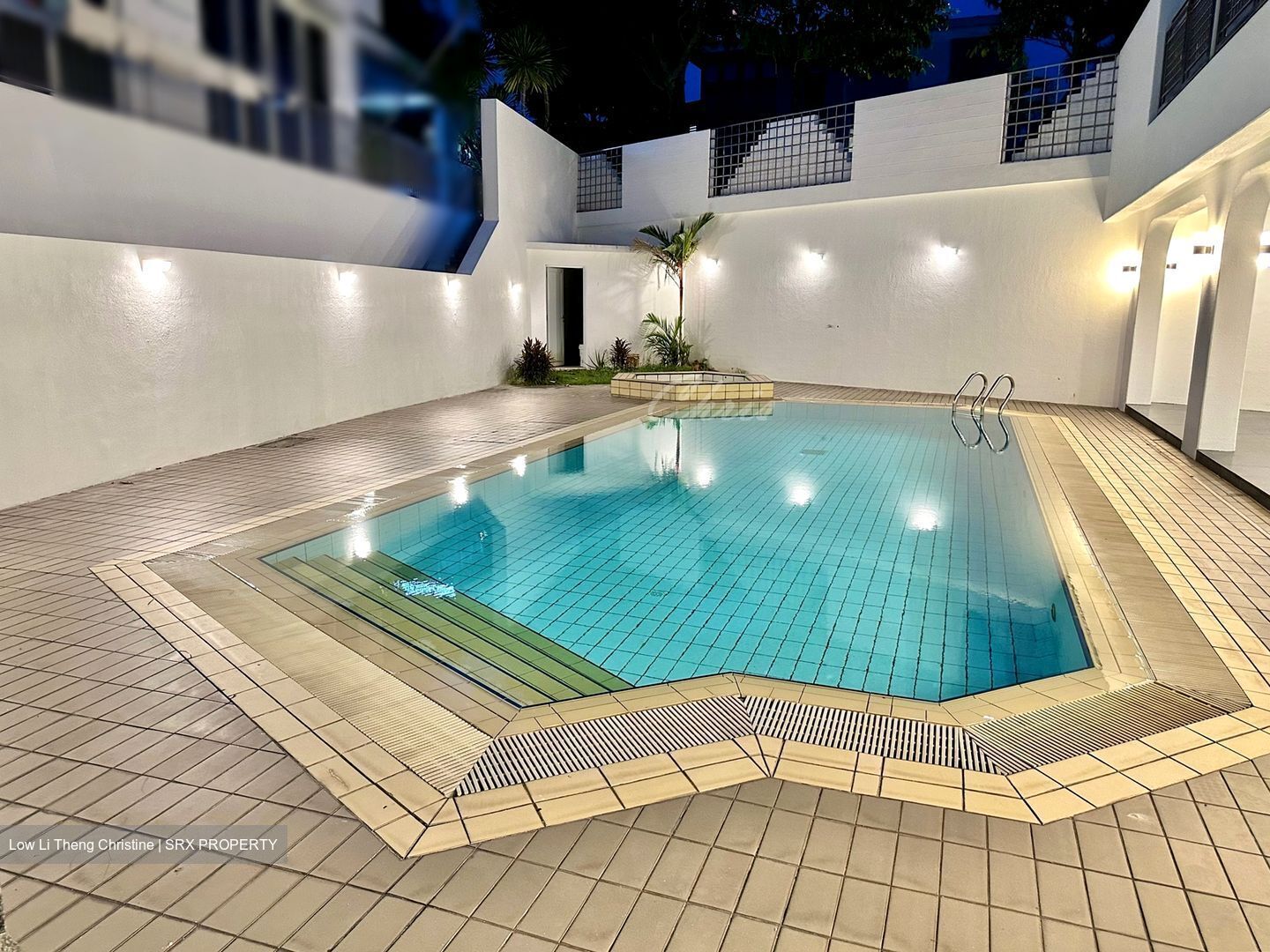 Sennett Avenue (D16), Semi-Detached #475861101